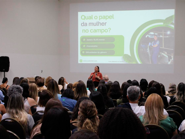 1 milhão de mulheres gerem 21 milhões de hectares no Brasil, de acordo com pesquisadora